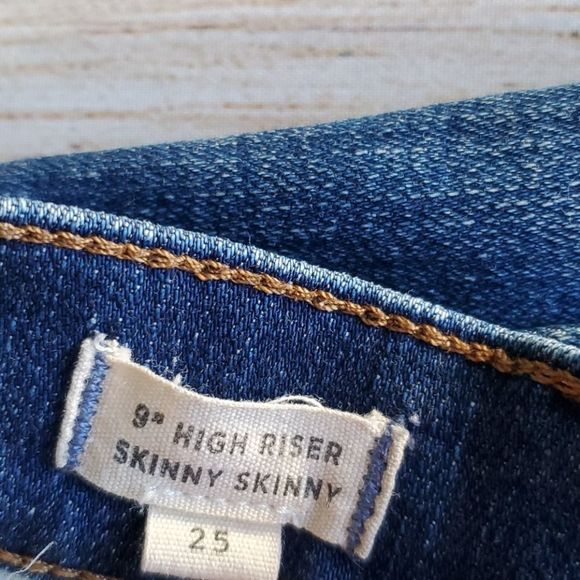 Madewell 9" High Riser Skinny Skinny Distressed - Picture 7 of 7